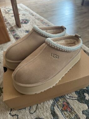 UGG Tazz II Platform Slippers - Sand